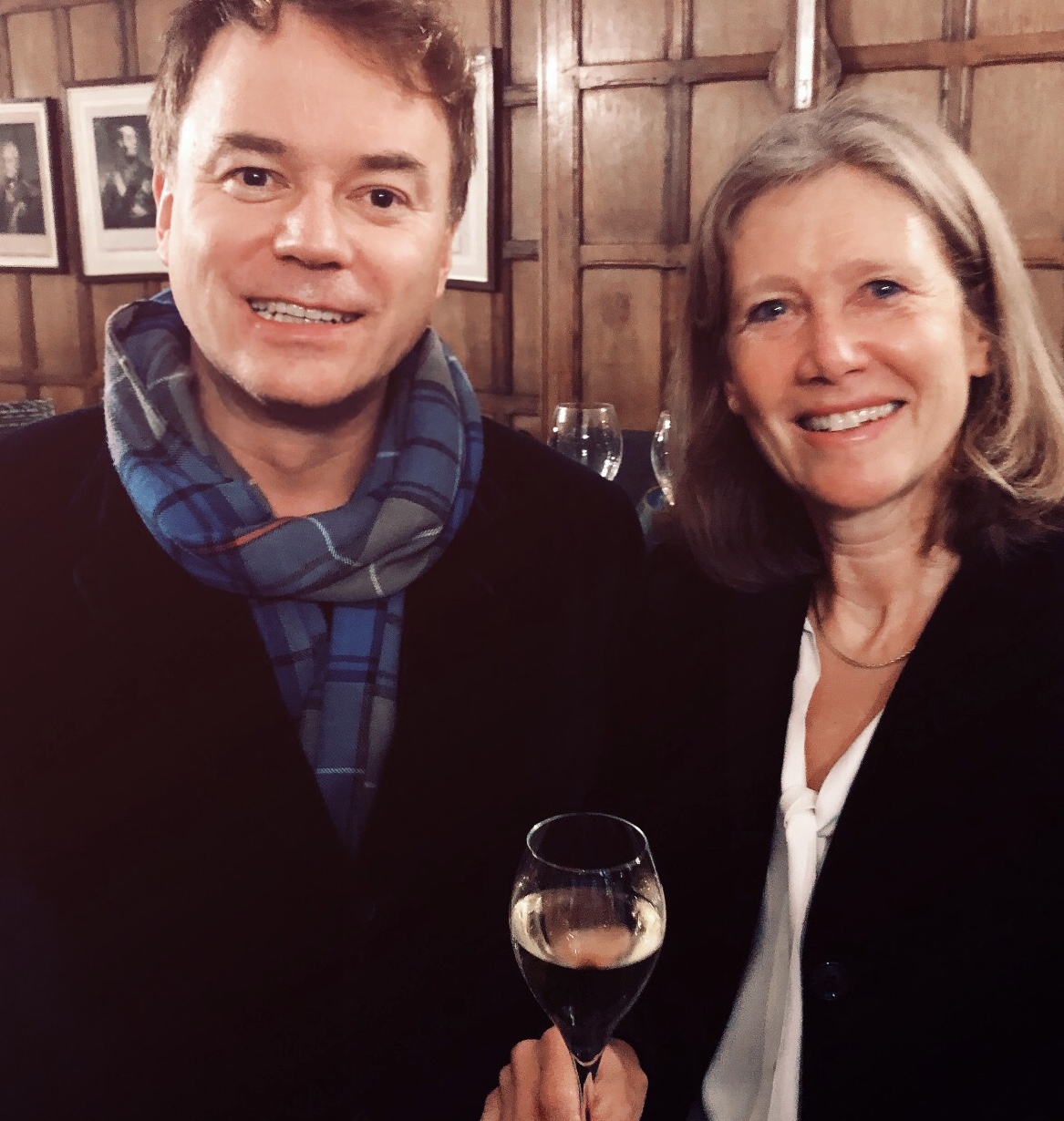 EFCE1B78-F7BC-4C71-B2E7-A4E1E83A8C1C