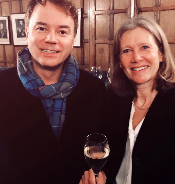 EFCE1B78-F7BC-4C71-B2E7-A4E1E83A8C1C